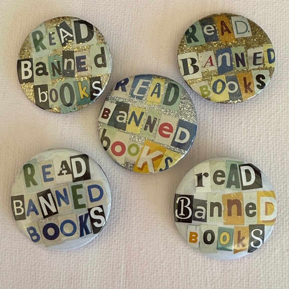 'Read Banned Books' Pinback Button 1.25” Pins 2 pack! - Picture 3 of 8